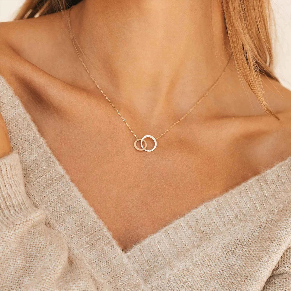 Dámsky vrstvený choker náhrdelník Hannah